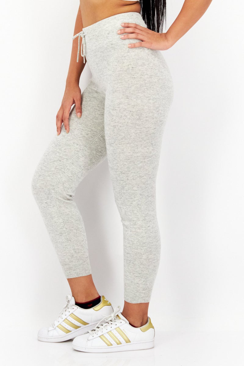 Lyle & Scott سروال جوجرز للنساء بقصة عادية مع حبل سحب، رمادي فاتح مائل إلى الرمادي - Image 2