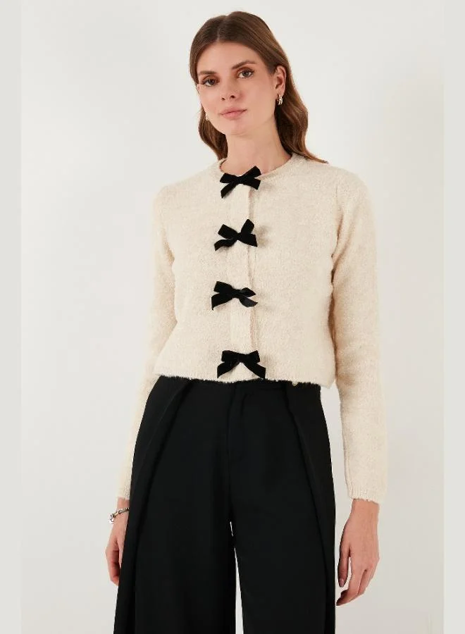 ليلا كارديجان نسائي ليلا بقصة عادية وياقة دائرية وتفاصيل شريط فاخر