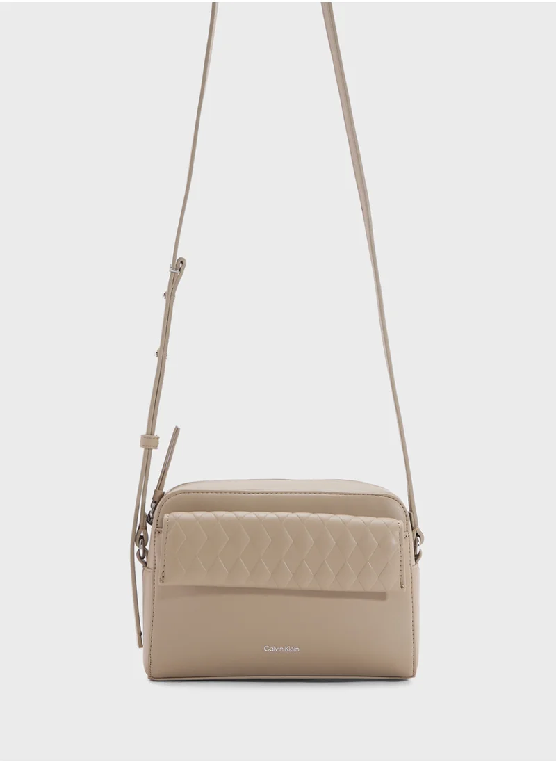 كالفن كلاين MINI QUILT CAMERA BAG