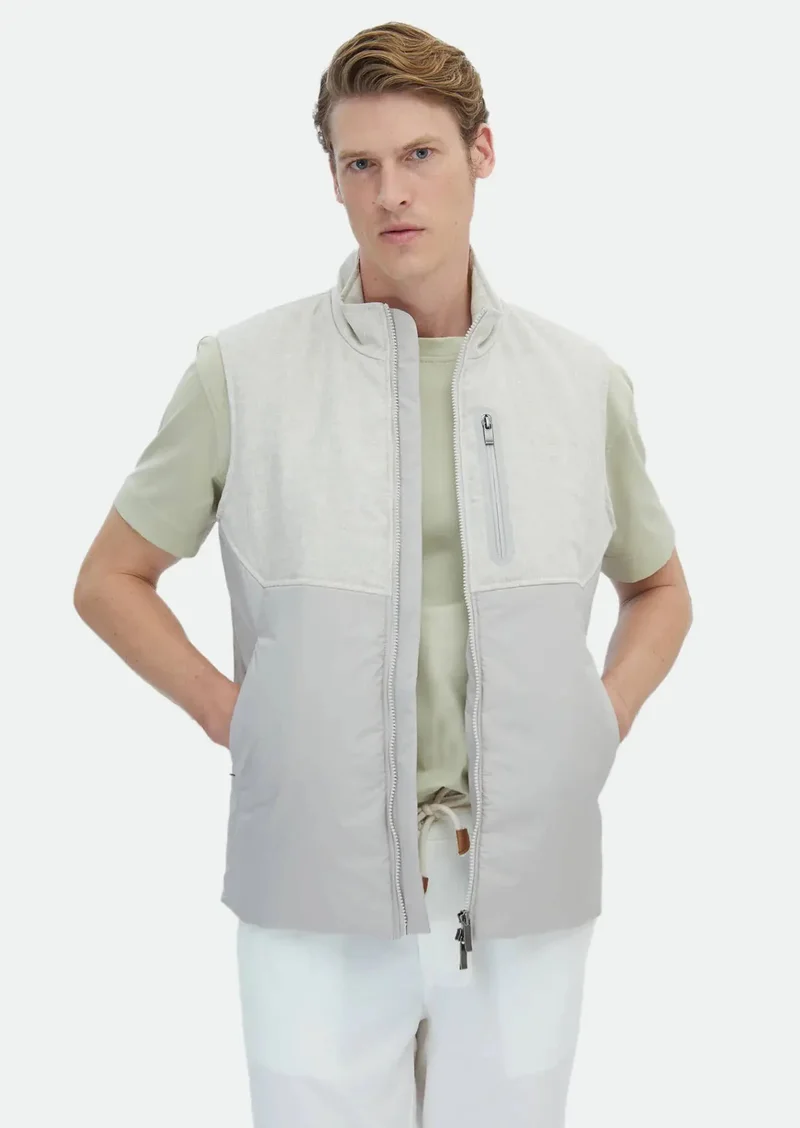 رامسي سترة منفوخة بيج اللون بقصة عادية وياقة عالية