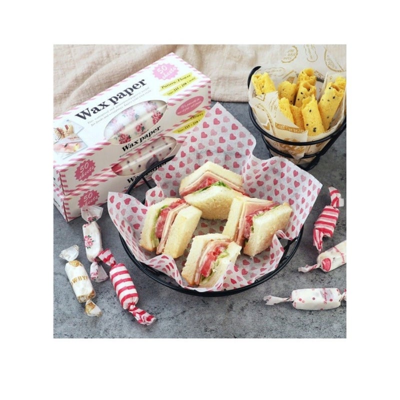 50 ورقة ورق شمع أحمر مطبوع على شكل قلب أحمر ورق تغليف أغذية مطبوع على شكل قلب ورق تغليف كيك وحلويات ورق شمع للخبز - Image 3