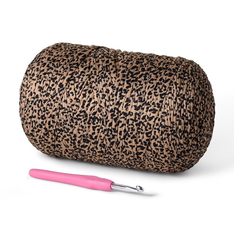 OMoiut (800g/228yds) T Shirt Yarn, Soft Tshirt Crochet Yarn for Crafts and DIY Knitting Crocheting Cloth/Bag/Basket/Coaster, 100% Polyeste Elastic Fabric Chunky Thick Yarns for Crocheting (Leopard Print) - Image 1