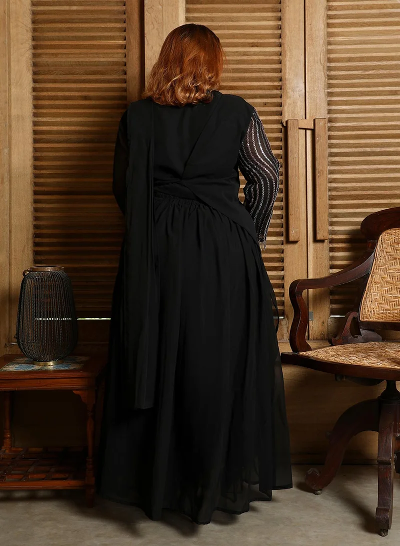 انستافاب بلس ساري نسائي أسود مزين ببطانة مسبقة التجعيد