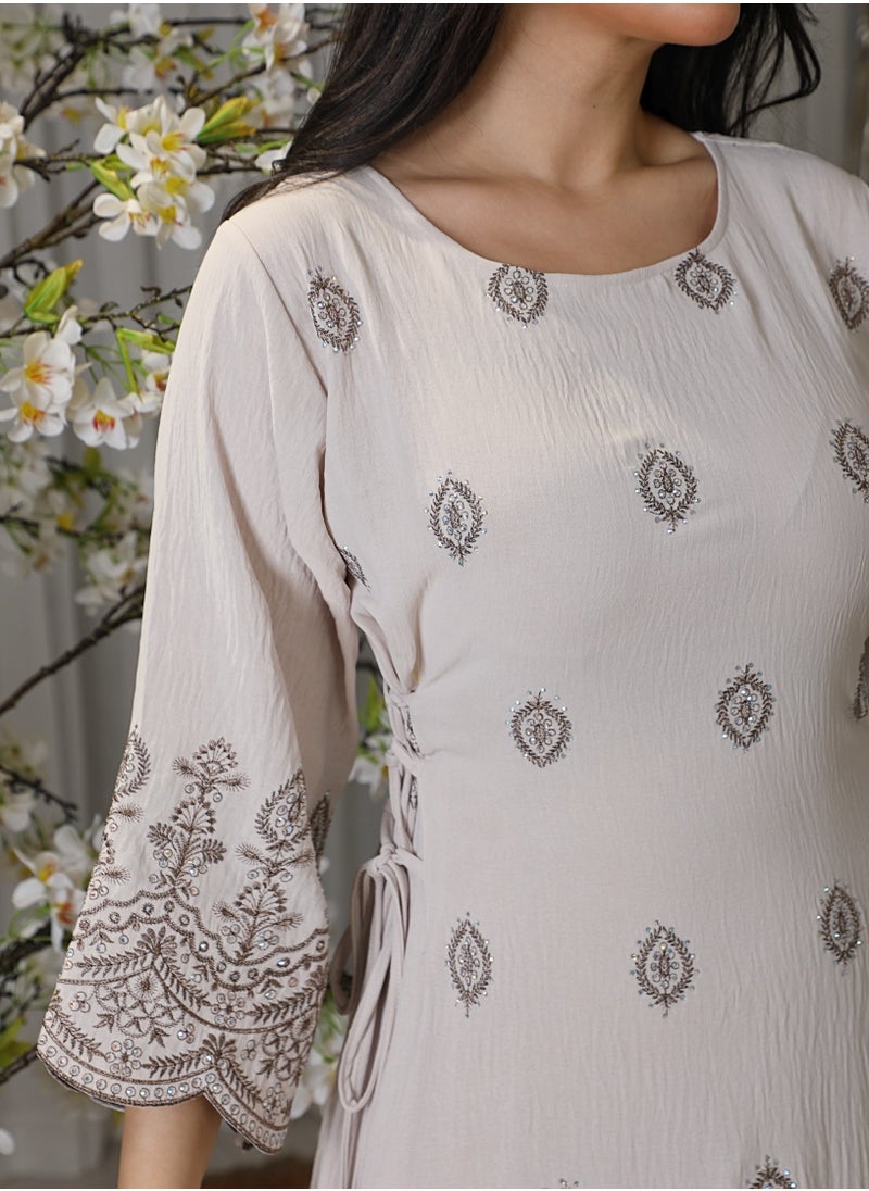 Bint Al Bilad Bintalbilad Saudi Summer Jalabiya for Women New Collection – Lightweight & Breathable Thobe, Abaya & Arabic Dresses for Eid, Weddings & Parties | Embroidered, Modern & Luxury Designs - 4370  - Image 4