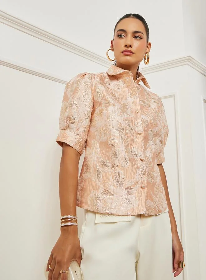 ستايلي بلوزة جاكار بنقشة الزهور وأكمام منفوخة