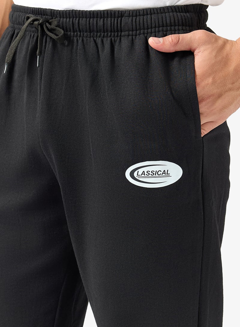 سفنتي فايف بنطلون رياضي فضفاض بتصميم جرافيك - Image 4