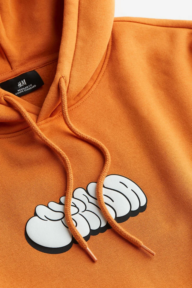 اتش اند ام هودي بقصة عادية