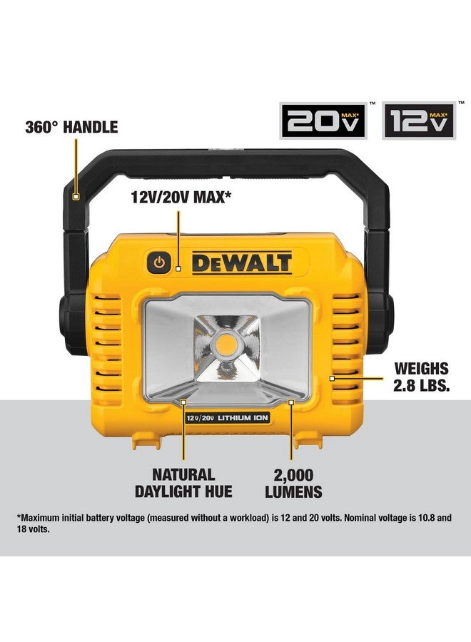 ديوالت مصباح عمل LED من DEWALT بقوة 12 فولت/20 فولت بحد أقصى، صغير الحجم مع مقبض دوار بزاوية 360 درجة، سطوع 2000 لومن، لاسلكي، للاستخدام مع الأدوات فقط (DCL077B) - Image 2