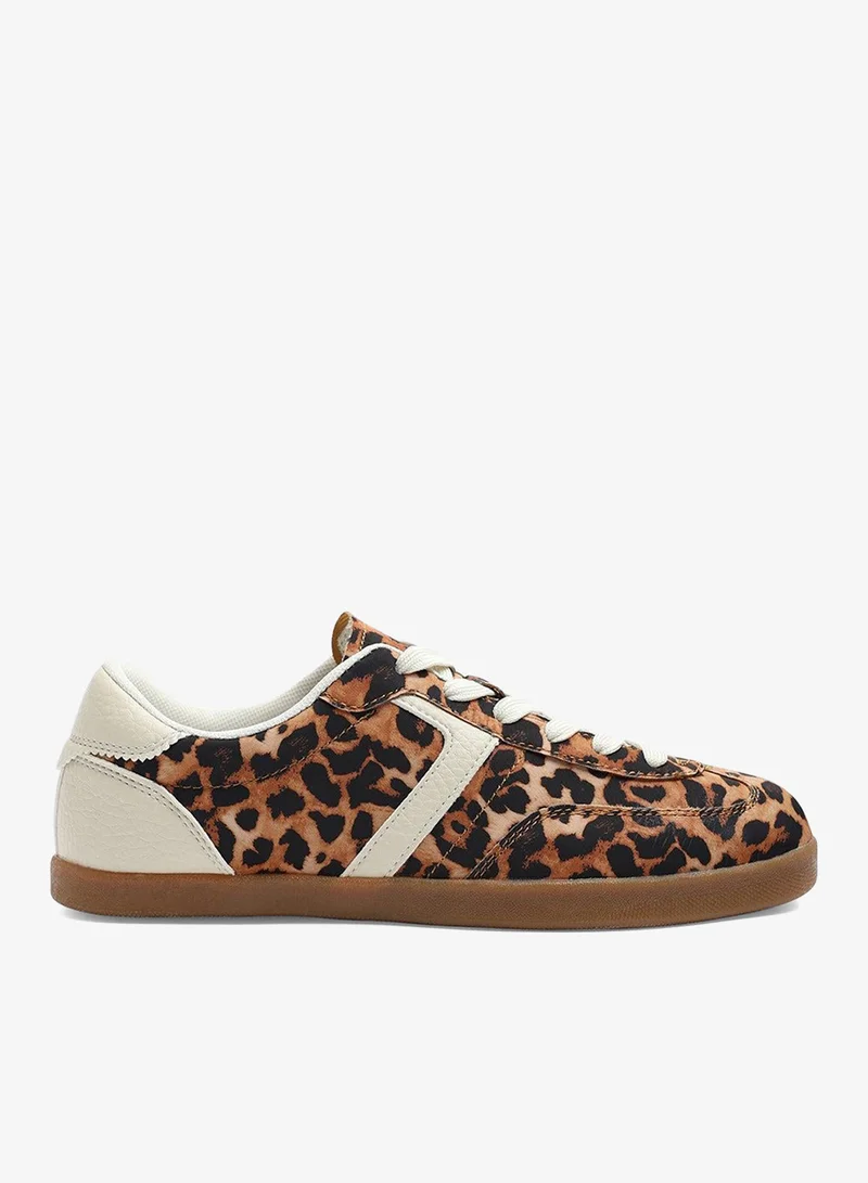 ويرز ذات فروم Ensley Low Profile Panel Detailed Trainer