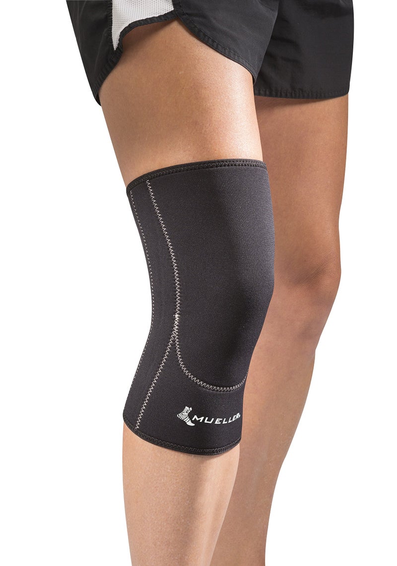 MUELLER Sports Medicine Closed Patella Knee Sleeve, Knee Pain Relief Support for Men and Women, Ideal for Arthritis, Sprains, Black, Large - Image 1