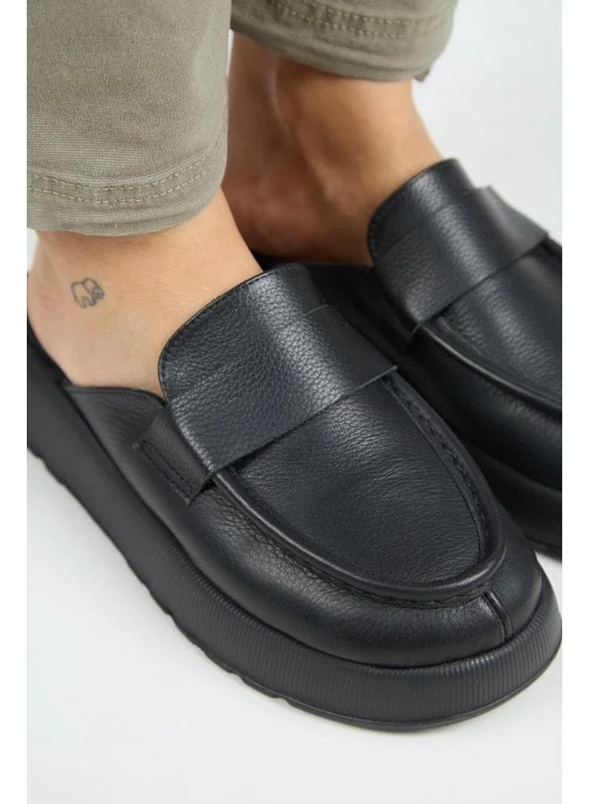 Manijero  Tale Women's Genuine Leather Strap Sabo Black Slippers. for Women | Best Price UAE