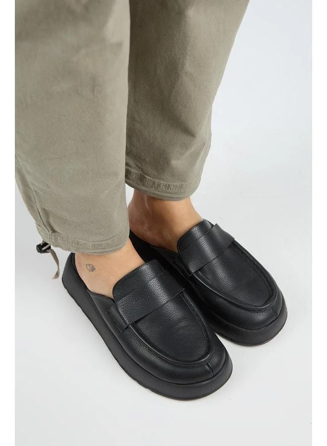Manijero  Tale Women's Genuine Leather Strap Sabo Black Slippers. for Women | Best Price UAE