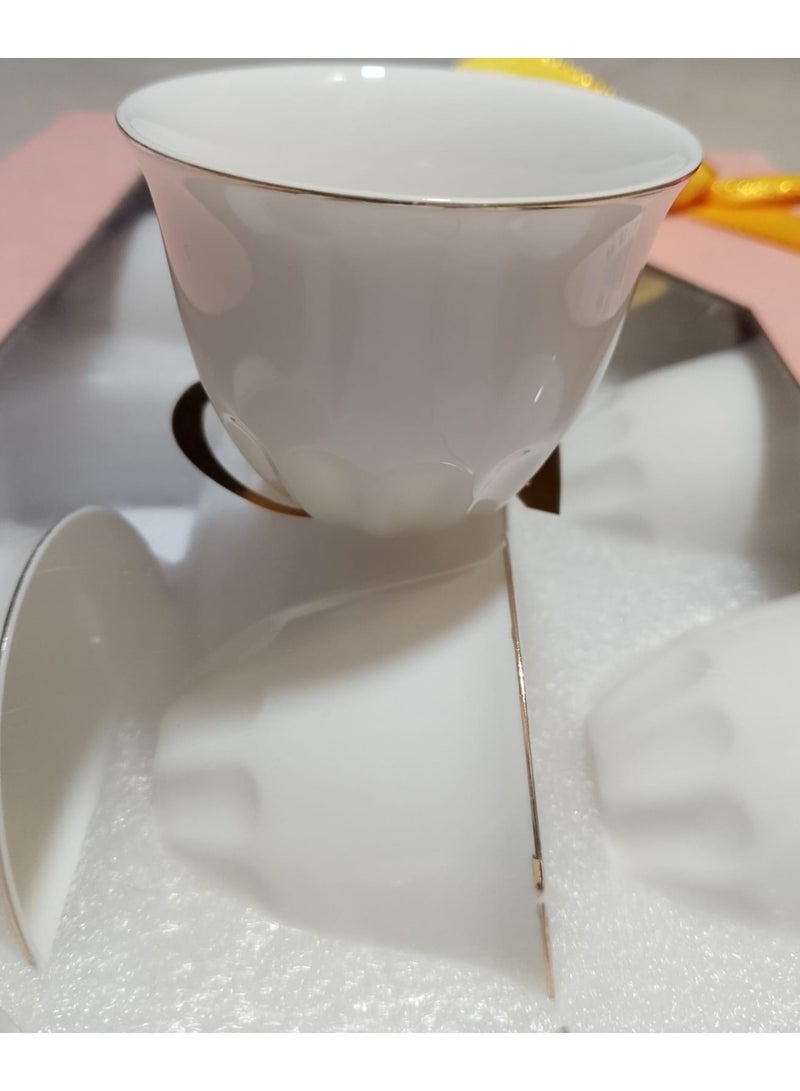 طقم فناجين قهوة عربي (كاوة) سيراميك أنيق، أبيض بحافة ذهبية، تصميم مخدد بدون مقبض