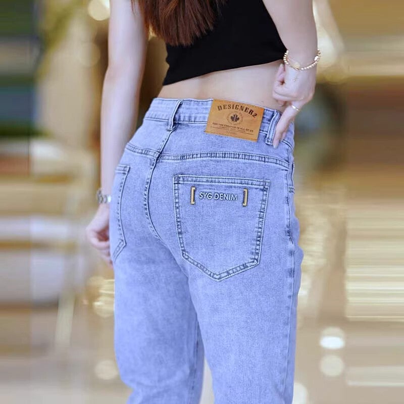 Unisex Classic Denim Jeans Loose Fit Daily Outdoor Wear - Image 4