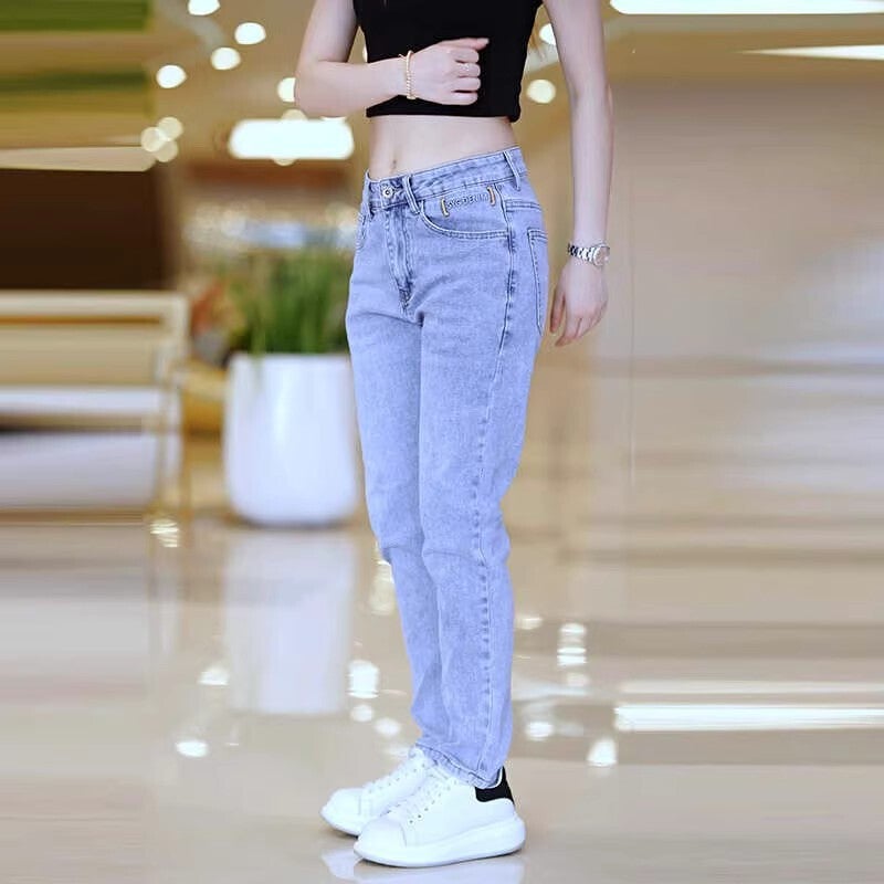 Unisex Classic Denim Jeans Loose Fit Daily Outdoor Wear - Image 3