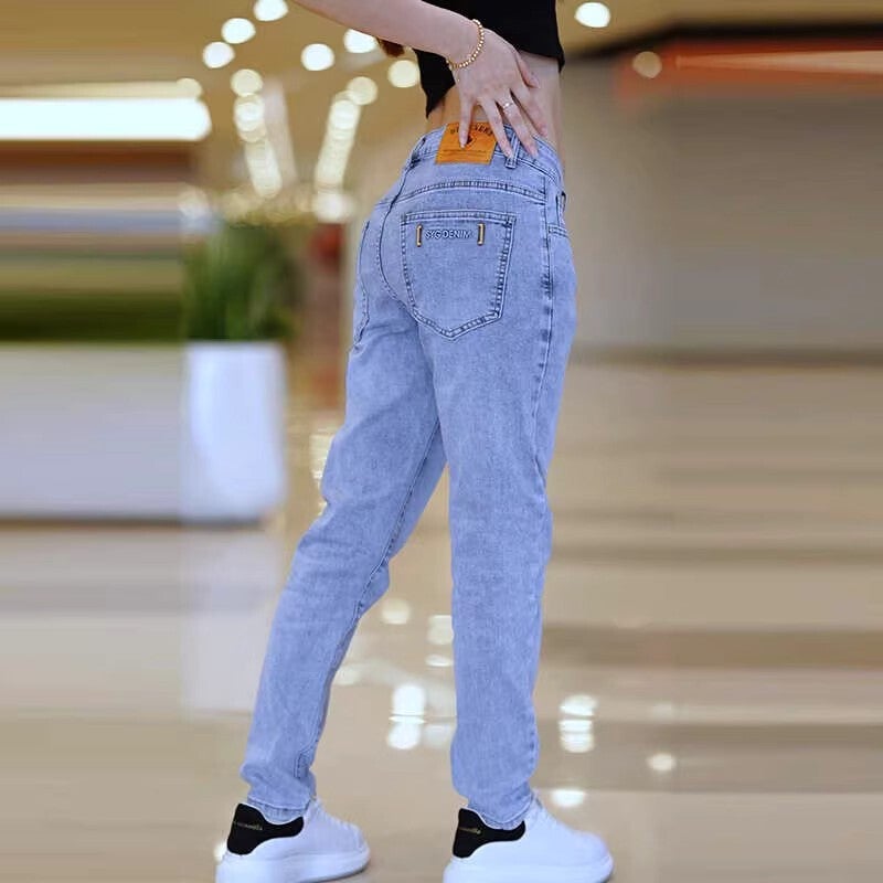 Unisex Classic Denim Jeans Loose Fit Daily Outdoor Wear - Image 5