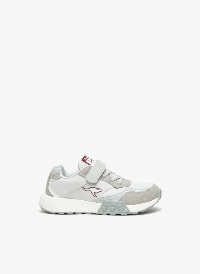 كانغاروس أحذية مشي للأولاد بشعار بارز وإغلاق بشريط لاصق