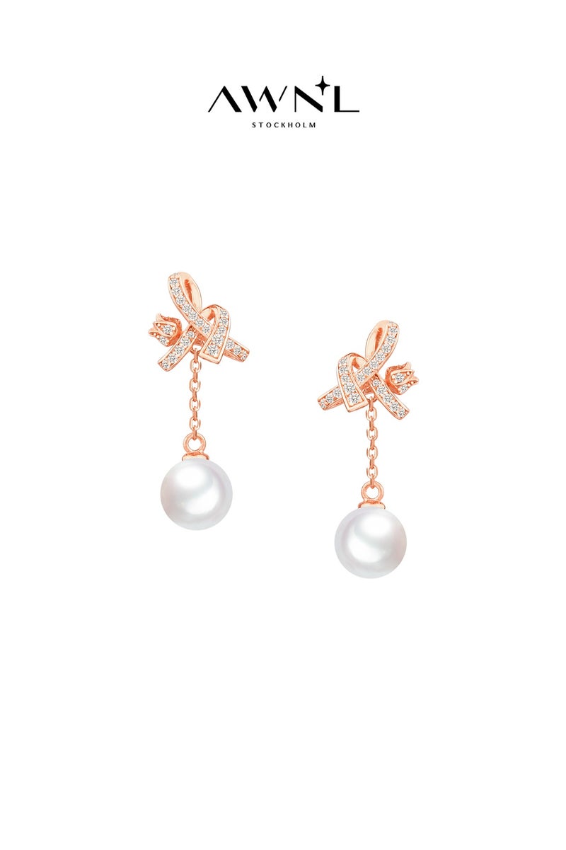 أونال أقراط نسائية مع لؤلؤة بيضاء، فضة استرلينية، تصميم زهرة زنبق على شكل قطرات، هدية للأم أو الزوجة أو الصديقة. - Image 1