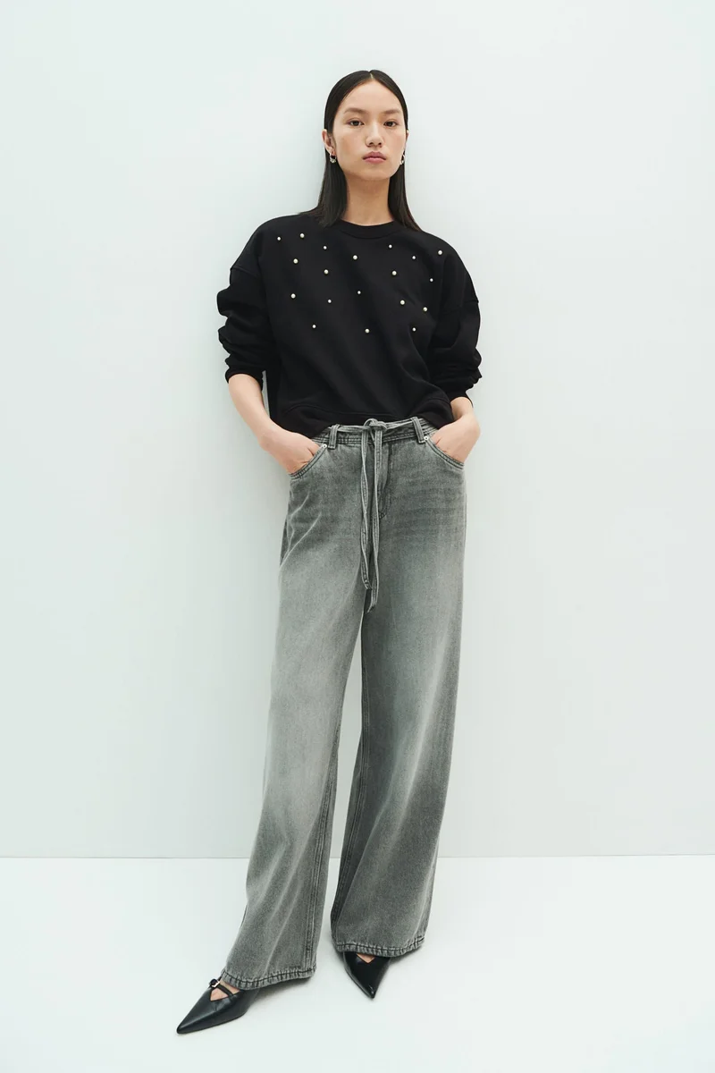 اتش اند ام سويت شيرت فضفاض ومزخرف