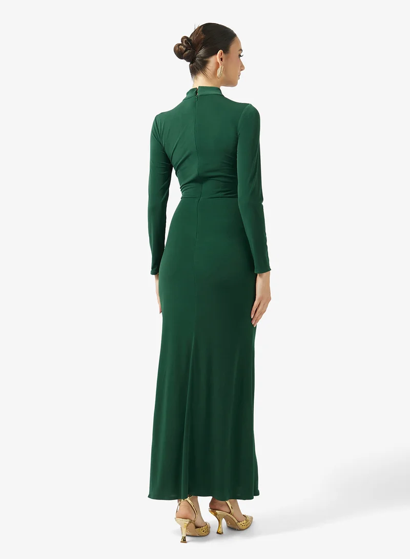 رينيه فستان ماكسي بياقة عالية وتفاصيل مقصوصة