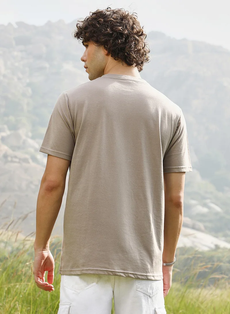 Campus Sutra Men's Cloud Grey Solid Regular T-Shirt