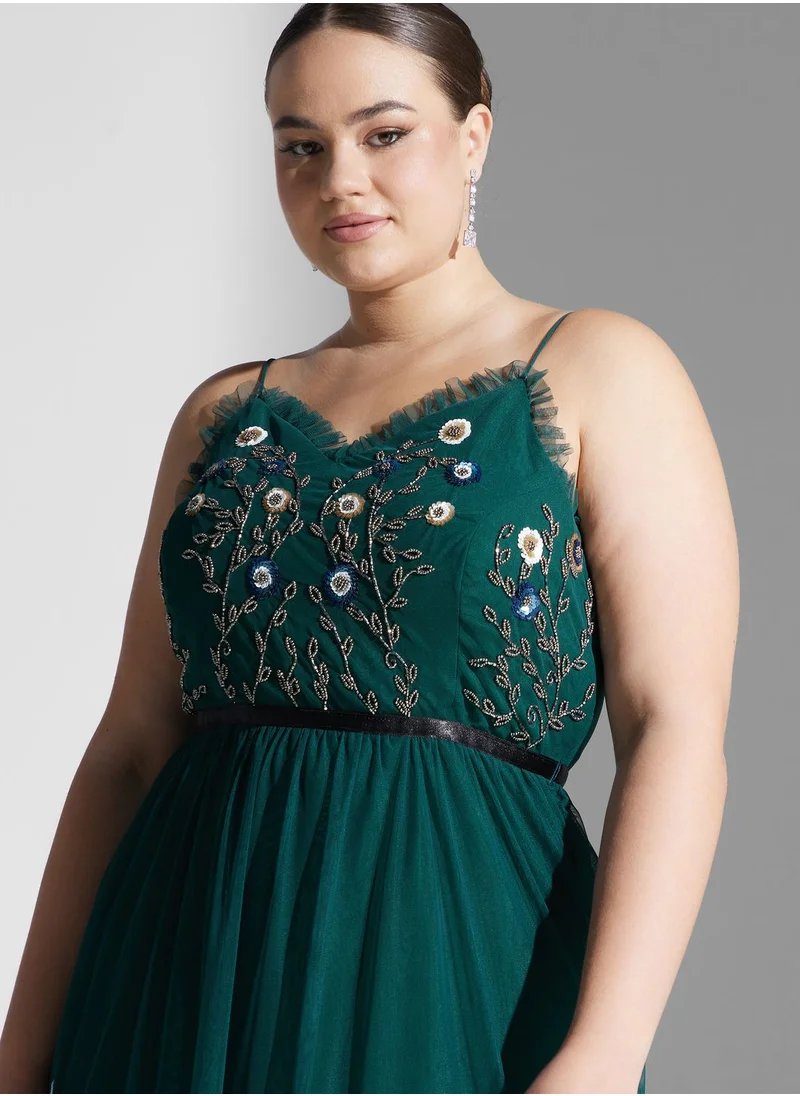 Ella Limited Curve Floral Embroidered Dress