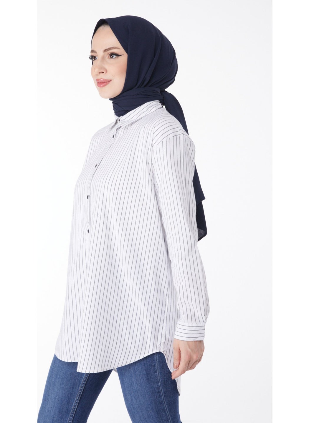 Plain Shirt Collar Women's White Striped Shirt - 25039 - pzsku/Z874354F42025334C8779Z/45/_/1731233580/45684c28-1b46-4c33-84d9-ee84d0ebd60c