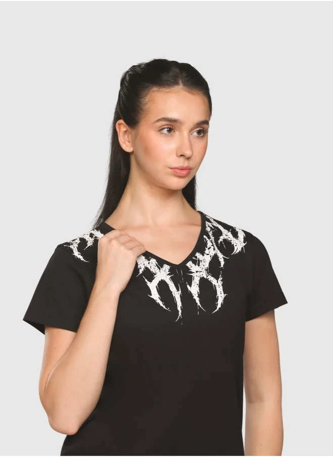 Musclemind Women's Printed V-Neck Regulr Fit T-Shirt with Super Soft, Long-Lasting Colour, Wrinkle Resistant Stretchable Fabric, for All Day Comfort