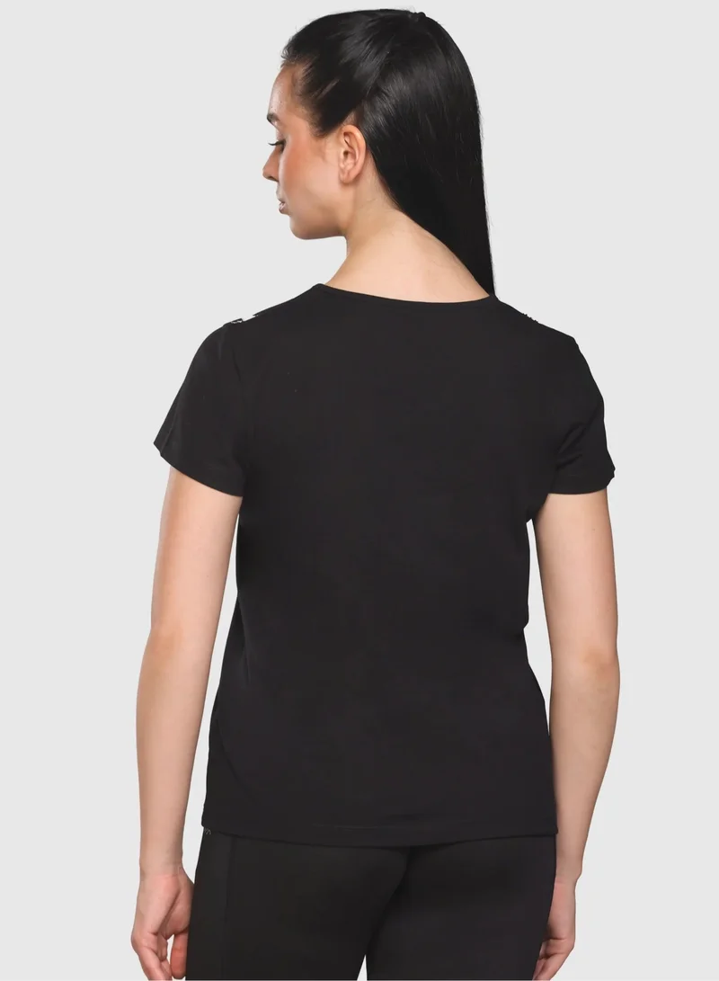 Musclemind Women's Printed V-Neck T-Shirt