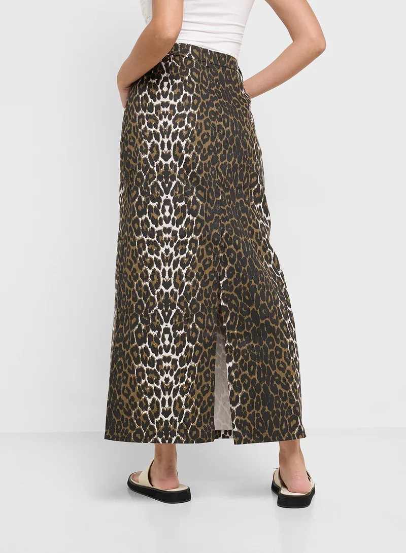 جينجر Denim Maxi Skirt In Leopard Print