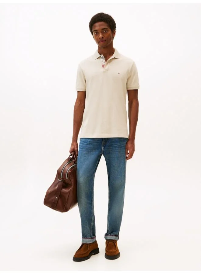 تومي هيلفيغر تيشيرت بولو مزين بشعار العلامة التجارية