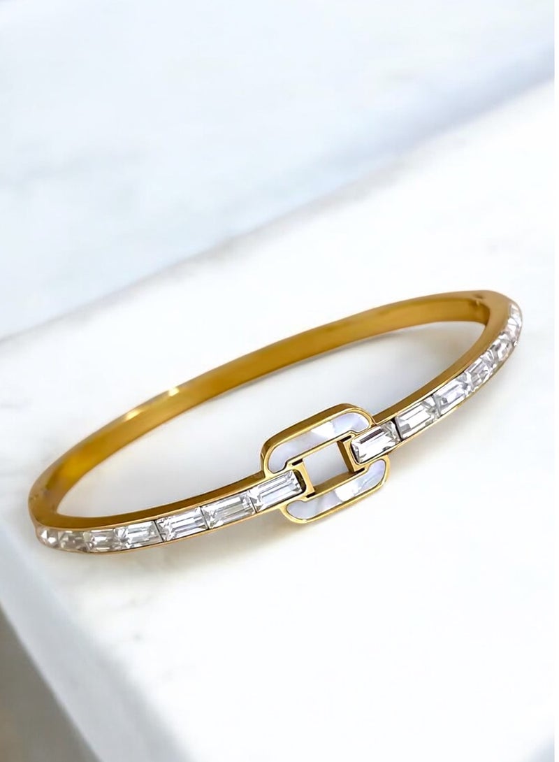 أتراكتيفز اسوارة نسائية فاخرة وعالية الجودة مصنوعة من الاستانلس ستيل مطلية باللون الذهبي مقاس متوسط - Image 2