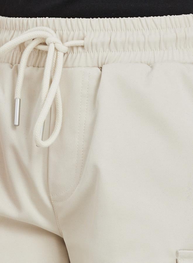 Styli Styli Regular Fit Cardo Pockets Shorts with Drawstring  - Image 3