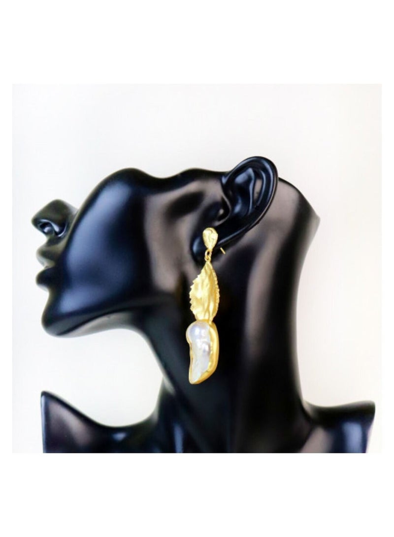 OPI Mother of pearl Earrings