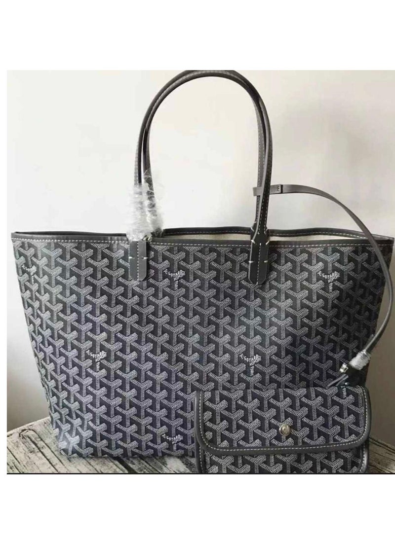 Luxurious and elegant women's bag