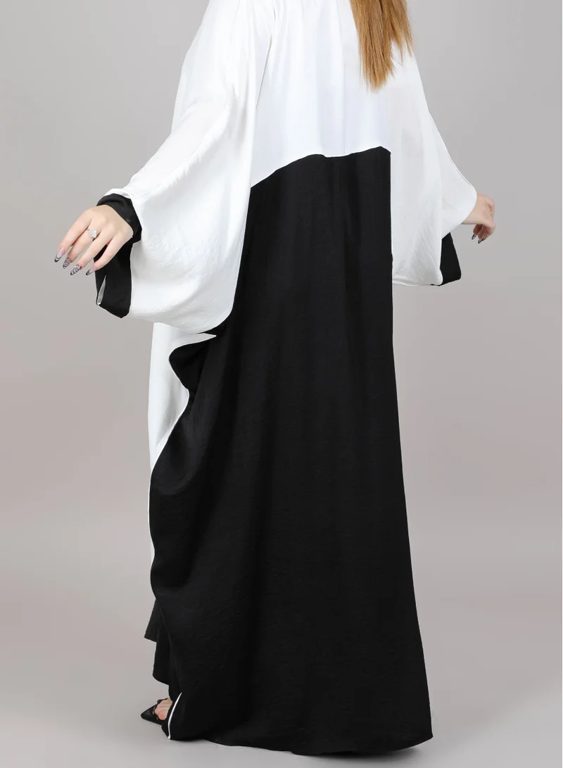 أم سكوير فاشن عباية بشك مقصود MSquare V-Neck ملونة بالأبيض والأسود