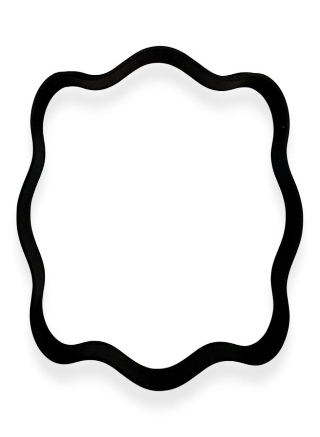 Bundle of Fun قطاعة بسكويت على شكل لوحة مموجة بتصميم سهل الضغط (4 بوصات) - Image 1
