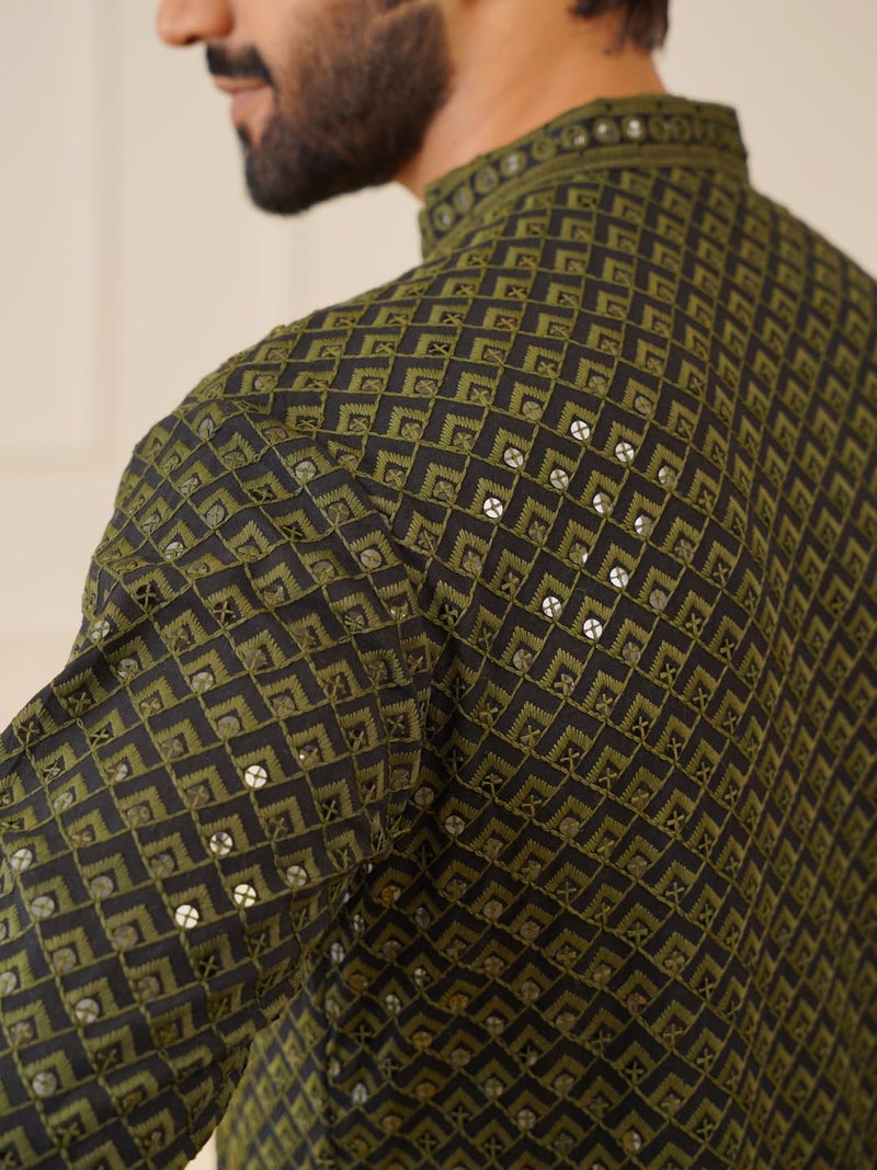 Jompers Men's Sequin Embroidered Pure Cotton Kurta in Geometric Pattern - Image 4