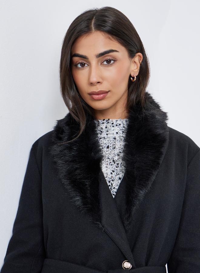 ستايلي معطف بملمس صوف مع تفاصيل فرو صناعي - Image 4