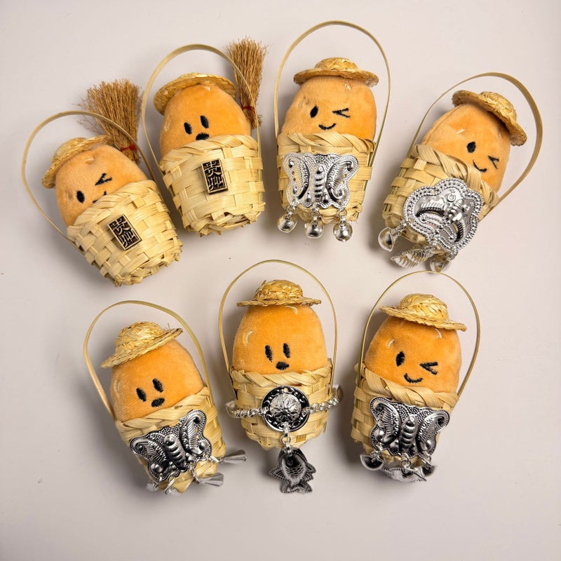 Cute Potato-Shaped Fridge Magnet Miao Silver Style Handcrafted - Image 1