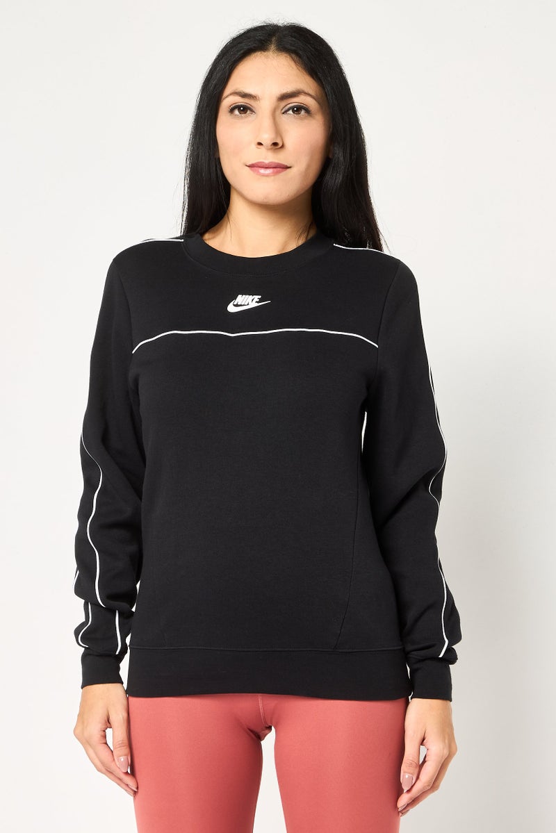 Nike Women Standard Fit Long Sleeve Outdoor Sweatshirt, Black - Image 1