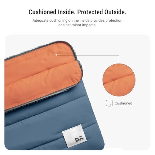 DailyObjects حافظة لابتوب محمولة متوسطة من DailyObjects | بوليستر متين | متوافقة مع لابتوب / ماك بوك إير / برو حتى 14 بوصة | قماش خفيف الوزن مقاوم للماء | قسم مبطن مع إغلاق بسحاب - أزرق - Image 4