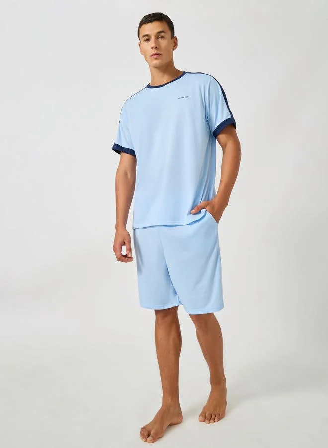 Styli Styli Minimal Print Contrast Trim T-Shirt and Shorts Set