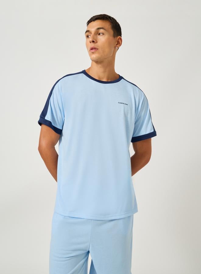 Styli Minimal Print Contrast Trim T-Shirt and Shorts Set - Image 2