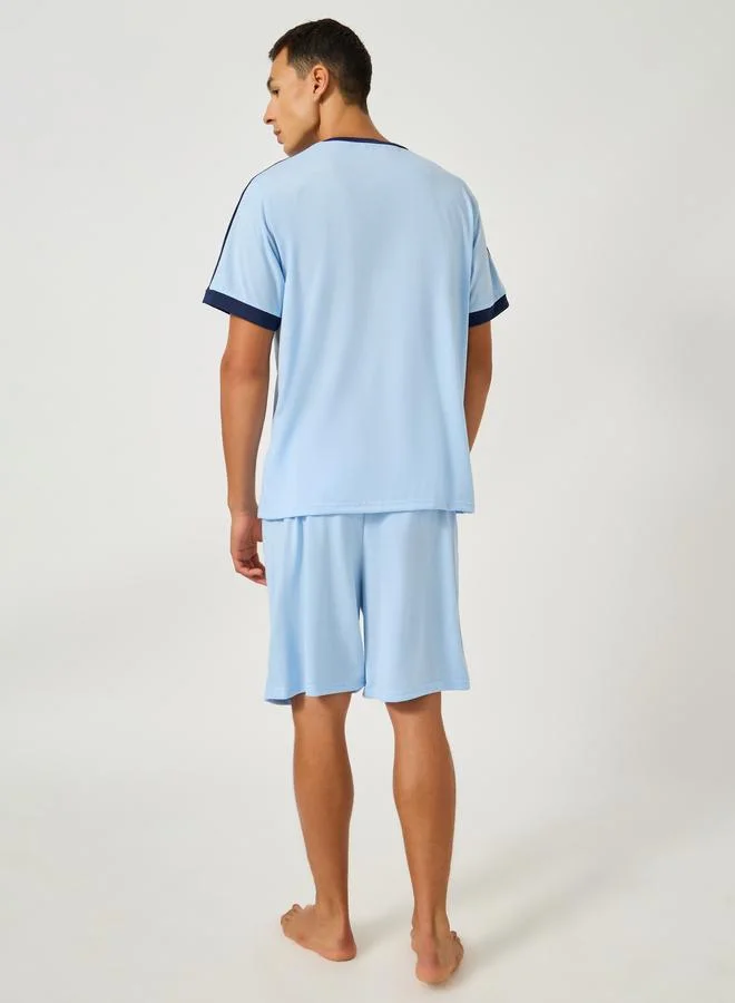 Styli Styli Minimal Print Contrast Trim T-Shirt and Shorts Set