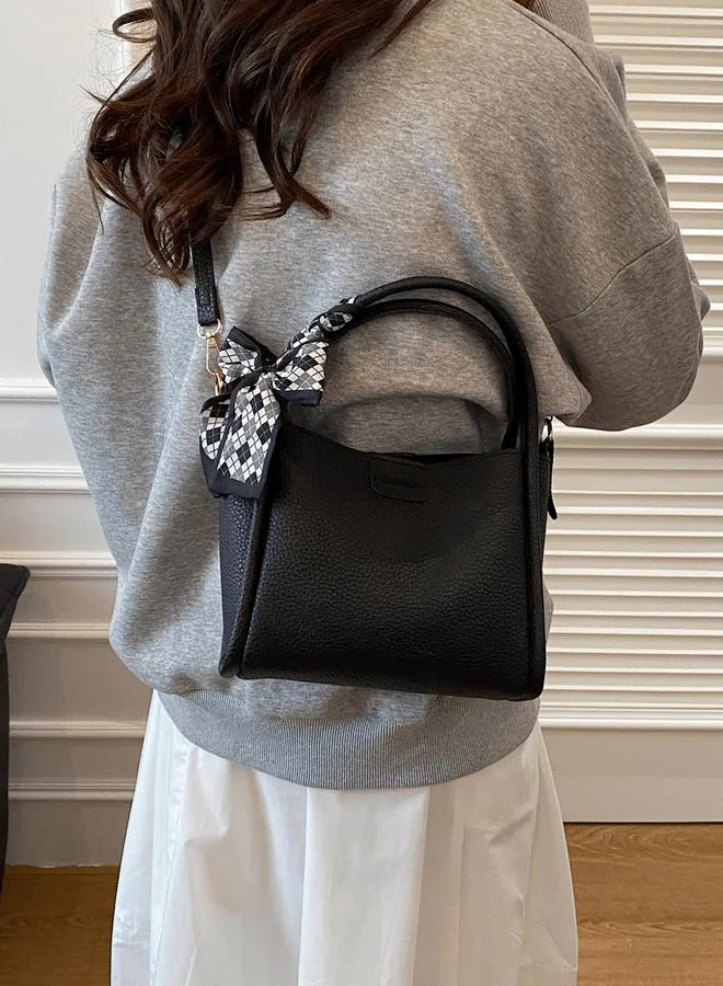 تايك تو Black Shoulder Bag with Bow Detail