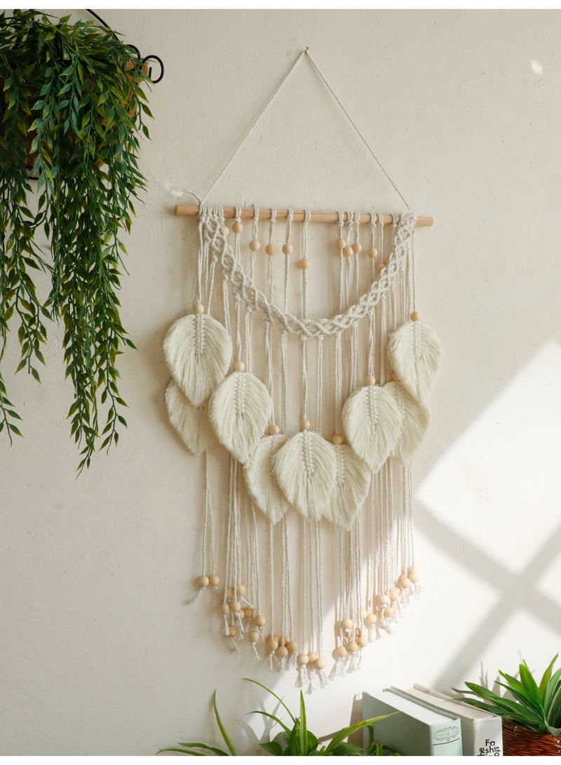 قطعة واحدة من زخرفة الحائط المكرمية بشكل أوراق بلون أبيض فاتح مع خرز خشبي، تصميم بوهيمي يدوي لغرف النوم أو المعيشة - Image 2