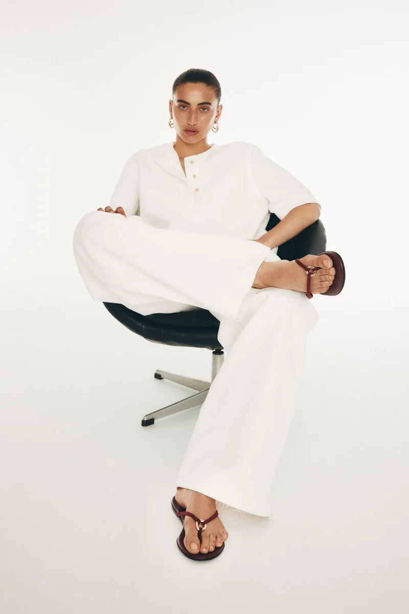 اتش اند ام شبشب مزيّن بحلقة