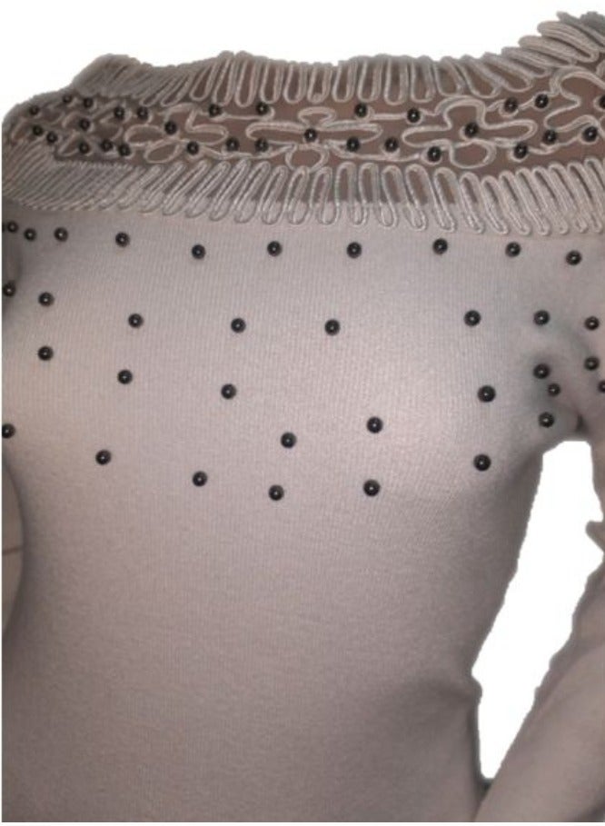Women white pullover with neck lace embroidery - Image 2