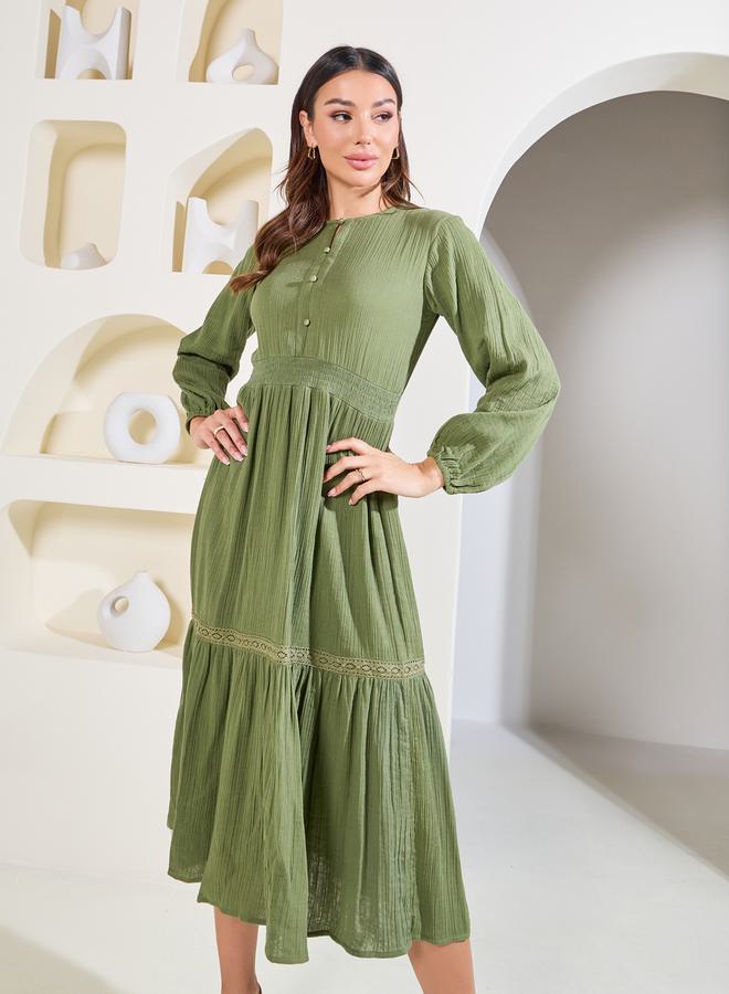 ستايلي فستان ميدي بخصر مجمع وتفاصيل مميزة - Image 2